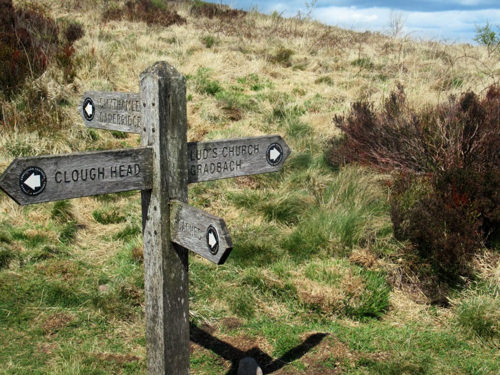 Head right to reach Lud's Church and keep walking!