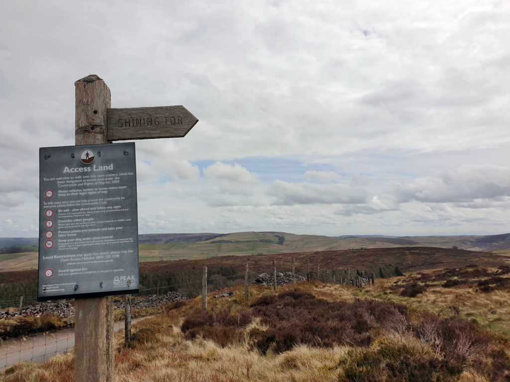 Signpost pointing towards Shining Tor from the entrance on Embridge Causeway, close to where this Shining Tor Walk starts