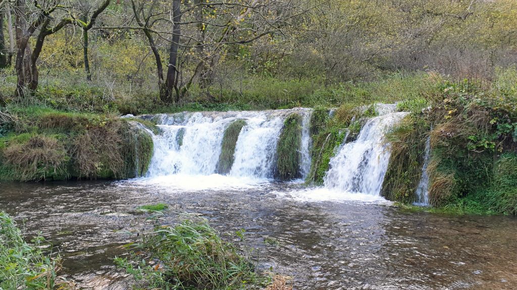 The waterfalls on the River Lathkill - a beautiful walk along part of the limetstone way through the beautiful Derbyshire and Peak District countryside!